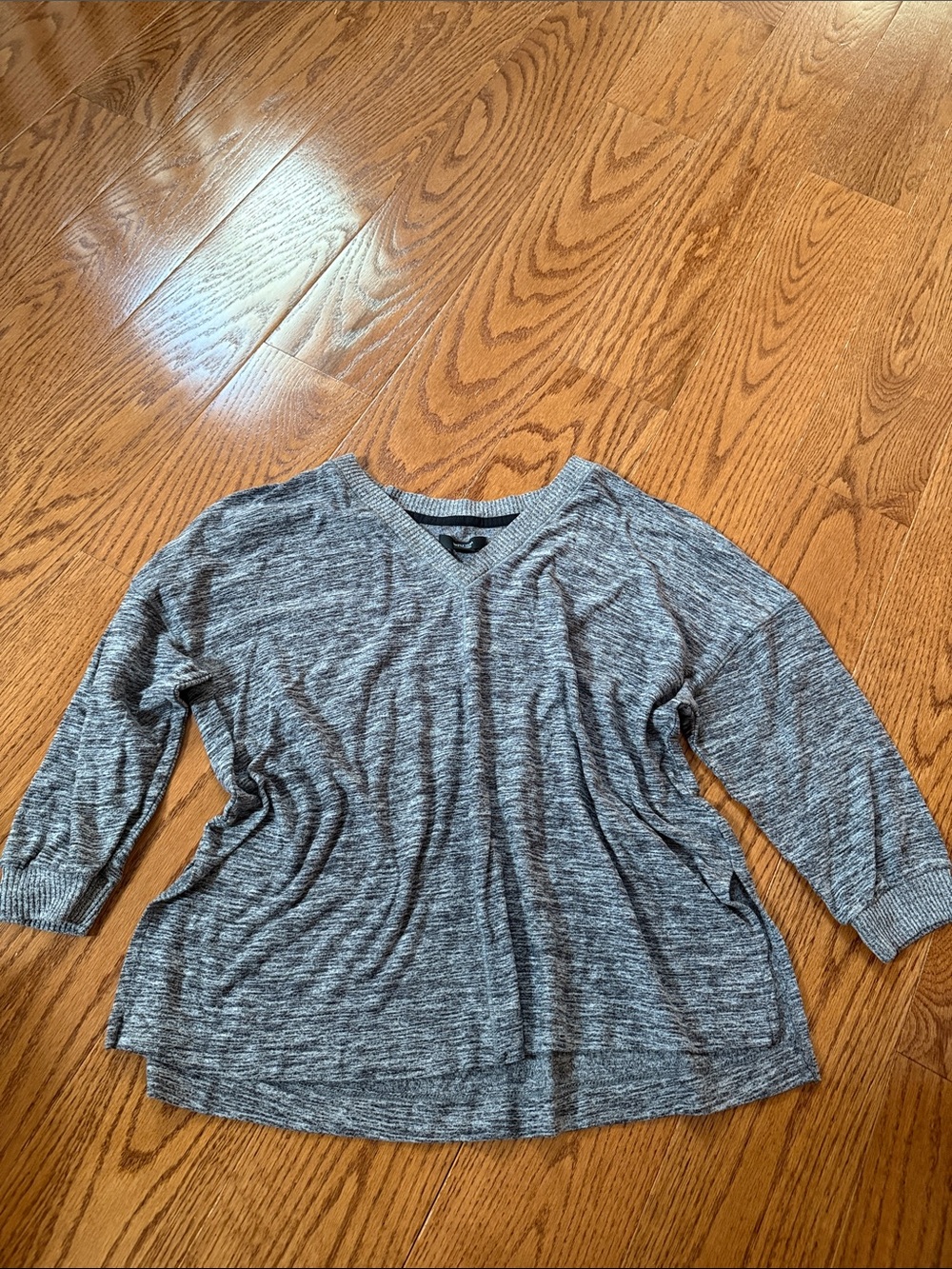 Women’s Heathered Gray V-Neck Knit Top